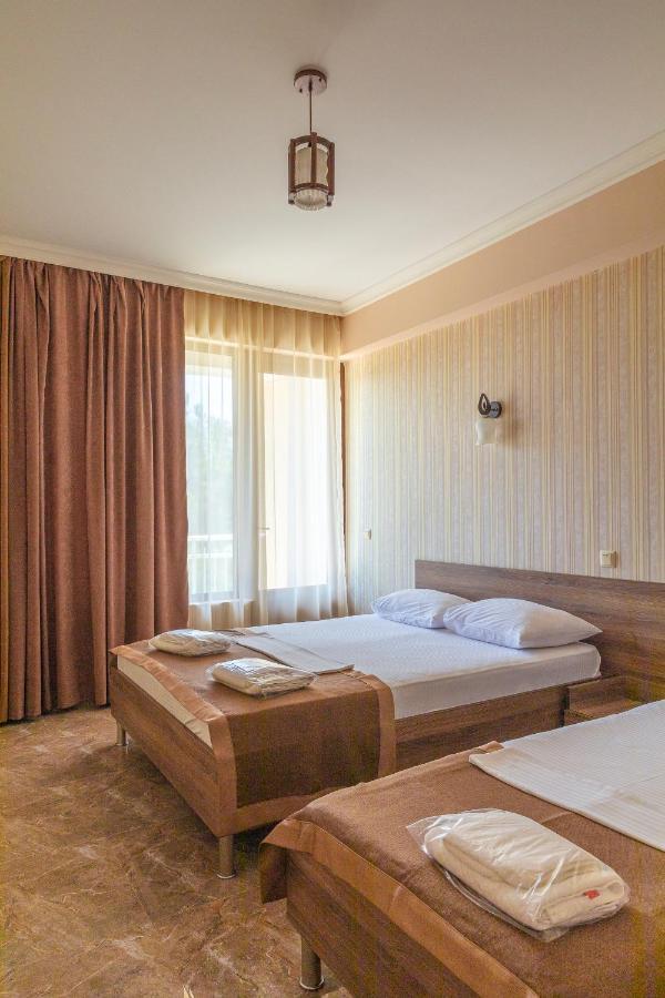 Samni Hotel Ureki Ngoại thất bức ảnh