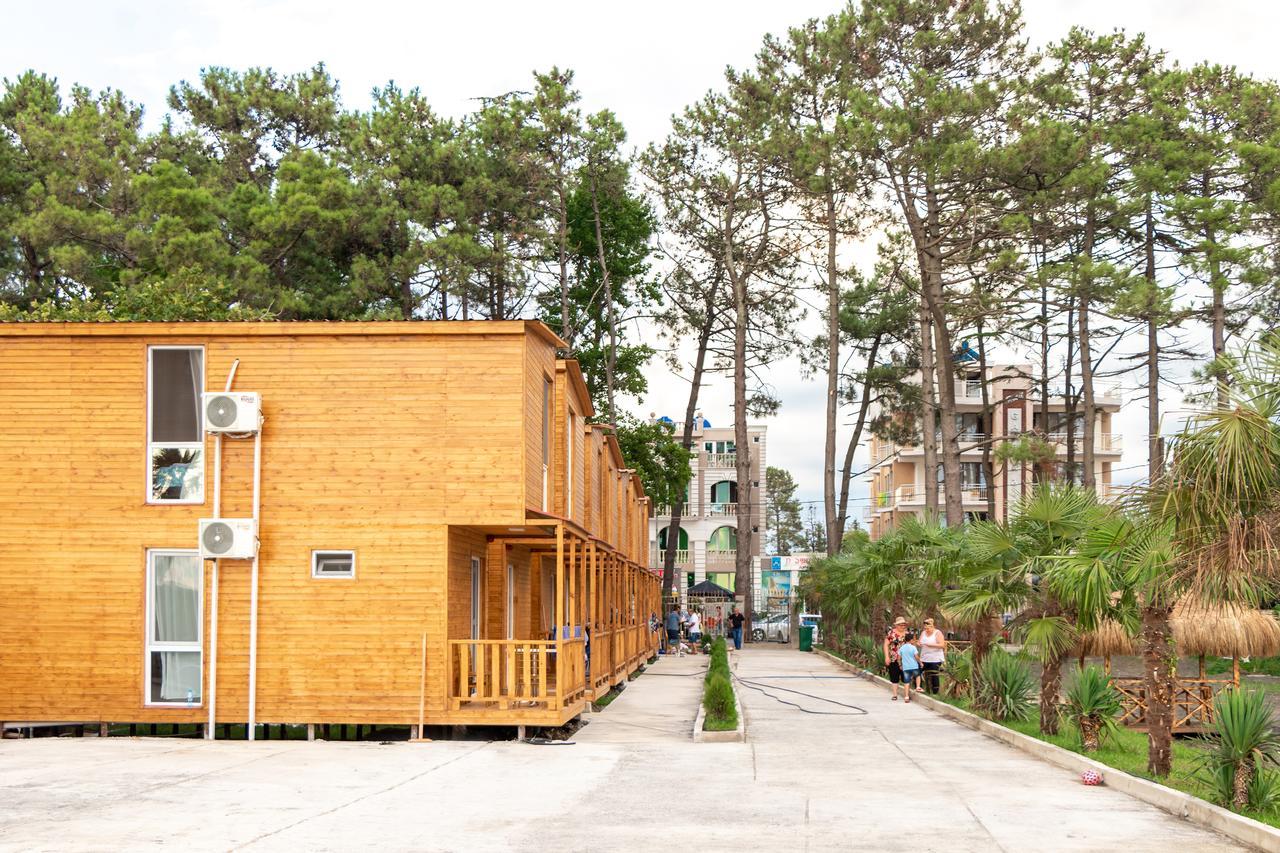 Samni Hotel Ureki Ngoại thất bức ảnh